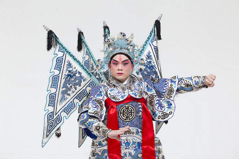 东方人,一个人,演员,电影明星,站,横图,室内,白天,白色背景,正面,民族服装,化妆,美容,亚洲,仅一个男性,仅一个人,表演,护肤,服装,注视,黄种人,文化,扮演,仅一个年轻男性,衣服,蓝色,彩妆,观察,看,站着,保养,享受,休闲,放松,保健,摄影,服饰,影棚,观看,察看,演出,衣着,穿着,关注,中国文化,摄影棚,表演服,演出服,京剧,将军,养颜,戏曲,国粹,皮黄,衣饰,将领,道具服,男人,男性,年轻男性,亚洲人,影视明星,站立,半身,彩图,影棚拍摄,传统服装,民俗服,拍摄,京剧服饰,国剧,京戏,平剧,中国戏曲,传统文化,永昌亭侯,赵云,赵子龙