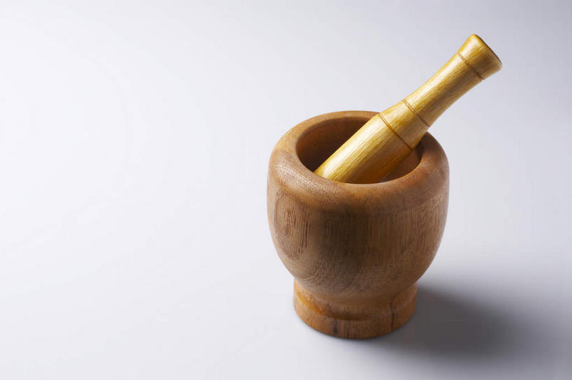 无人,横图,俯视,室内,特写,白天,餐桌,桌子,静物,厨具,阴影,灰色背景,反射,木制,工具,影子,两个,木制品,摄影,影棚,餐台,摄影棚,捣蒜器,压蒜器,捻蒜器,蒜泥器,蒜蓉器,彩图,高角度拍摄,影棚拍摄,拍摄