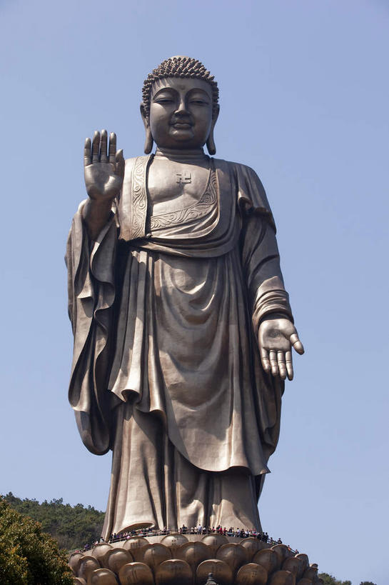 东方人,一个人,无人,寺庙,站,竖图,室外,白天,仰视,民族服装,旅游,度假,名胜古迹,植物,标志建筑,地标,建筑,雕塑,中国,亚洲,仅一个男性,仅一个人,阴影,服装,节日,遗迹,艺术,装饰,光线,长袍,雕刻,雕像,影子,黄种人,古迹,文化,文物,娱乐,建设,古建筑,江苏,无锡,祥符禅寺,祥符寺,树,树木,仅一个年轻男性,衣服,蓝色,绿色,蓝天,天空,阳光,自然,工艺品,庙宇,天,祈祷,站着,享受,休闲,健康,灵山,旅游胜地,放松,许愿,宗教,服饰,佛教,信仰,生长,晴朗,成长,纪念,祈求,美术,衣着,穿着,主题,陈列,古文明,东亚,江苏省,灵山胜境,无锡灵山,万里无云,一尊,中华人民共和国,华东地区,苏,功能,美学,无锡市,衣饰,释教,平安,男人,男性,年轻男性,亚洲人,晴空,晴空万里,站立,彩图,低角度拍摄,全身,传统服装,民俗服,庙,寺,滨湖区,无锡灵山大佛景区,太湖国家旅游度假区,灵山大佛景区