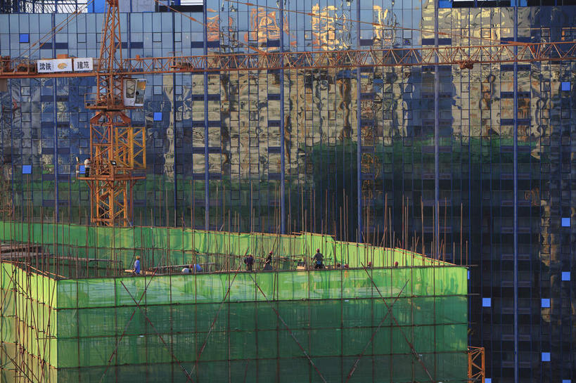 无人,高楼大厦,横图,室外,白天,正面,度假,办公楼,技术,美景,窗户,落地窗,城市风光,城市,大厦,建筑,摩天大楼,写字楼,中国,亚洲,一排,许多,阴影,整齐,光线,影子,支架,景观,很多,娱乐,设备,玻璃窗,架子,脚手架,吊车,排列,施工,阳光,建筑工地,楼宇,交通工具,享受,休闲,机械,起重机,商务楼,景色,放松,吊机,支撑,固定,工程,队列,载具,玻璃幕墙,东亚,辽宁,辽宁省,沈阳,中华人民共和国,省会,地盘,建筑地盘,施工地盘,沈阳市,辽,东北地区,工作车,施工车,汽车吊,彩图,大楼,高层建筑,高楼,工地,摩天楼,稳固,东北,中国东北地区,东北三省,东三省