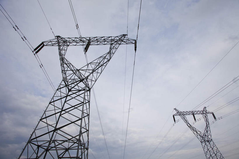 无人,横图,室外,白天,仰视,度假,美景,城市风光,城市,中国,亚洲,阴影,电力,光线,钢材,电缆,电线,影子,支架,景观,云,云朵,云彩,娱乐,电塔,蓝色,白云,蓝天,天空,阳光,天,享受,休闲,景色,放松,蒙,能源,晴朗,支撑,资源,供电设备,东亚,高压电塔,内蒙古,高压输电线,中华人民共和国,华北地区,高压电线塔,高压塔,内蒙古自治区,晴空,彩图,低角度拍摄,输电铁塔,输电塔,锡林浩特,锡林浩特市