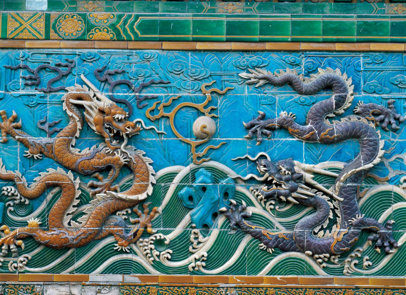 无人,公园,横图,室外,白天,侧面,旅游,度假,绘画,成功,标志建筑,地标,建筑,雕塑,北海公园,北京,中国,亚洲,两条,飞翔,艺术,装饰,飞行,龙,雕刻,雕像,浮雕,墙,首都,翱翔,文化,娱乐,建设,飞,墙壁,墙面,工艺品,享受,休闲,旅游胜地,放松,纪念,美术,高贵,主题,图腾,传说,陈列,东亚,中华人民共和国,北京市,京,北平,华北地区,功能,美学,祥瑞,灵兽,二龙戏珠,权势,尊荣,九龙壁,北海九龙壁,北京北海公园,北京北海公园九龙壁,幸运,画画,彩图,全身,浅浮雕,龙珠