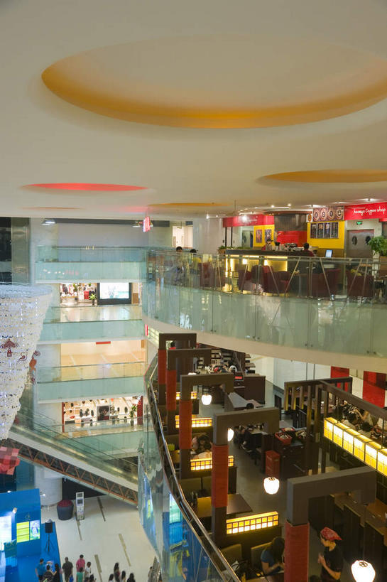 无人,商店,栏杆,竖图,室内,白天,正面,购物,消费,天花板,超市,电梯,商场,北京,中国,亚洲,瓷砖,地砖,电动扶梯,墙,围栏,走道,走廊,过道,地面,自动扶梯,运输工具,首都,护栏,墙壁,墙面,金融,百货,选购,贸易,百货公司,东亚,中华人民共和国,北京市,京,北平,华北地区,西城区,西单,血拼,彩图,购物商场,购物中心,商业中心,扶手电梯,升降设备,运输带,自动行人电梯,电扶梯,西单商业街