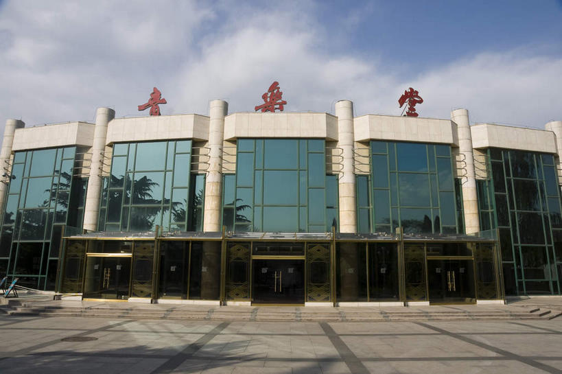 无人,音乐厅,横图,室外,白天,仰视,度假,美景,窗户,落地窗,城市风光,城市,道路,路,公路,北京,中国,亚洲,阴影,光线,影子,景观,云,云朵,交通,首都,云彩,娱乐,玻璃窗,蓝色,白云,倒影,蓝天,天空,阳光,天,享受,休闲,景色,放松,晴朗,倒映,玻璃幕墙,东亚,中华人民共和国,北京市,京,北平,华北地区,中山公园,反照,北京中山公园,晴空,马路,彩图,低角度拍摄,演奏厅,中山公园音乐堂