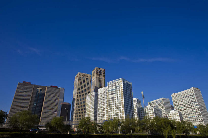 无人,高楼大厦,横图,室外,白天,仰视,度假,美景,树林,植物,窗户,城市风光,城市,大厦,建筑,摩天大楼,北京,中国,亚洲,阴影,光线,影子,墙,景观,云,云朵,建筑群,首都,云彩,娱乐,建设,玻璃窗,墙壁,墙面,树,树木,蓝色,绿色,白云,蓝天,天空,阳光,自然,天,享受,休闲,景色,放松,生长,晴朗,成长,东亚,中华人民共和国,北京市,京,北平,华北地区,朝阳区,晴空,彩图,低角度拍摄,大楼,高层建筑,高楼,摩天楼,北京CBD,北京商务中心区,中国北京大北窑,北京建外SOHO,建外SOHO