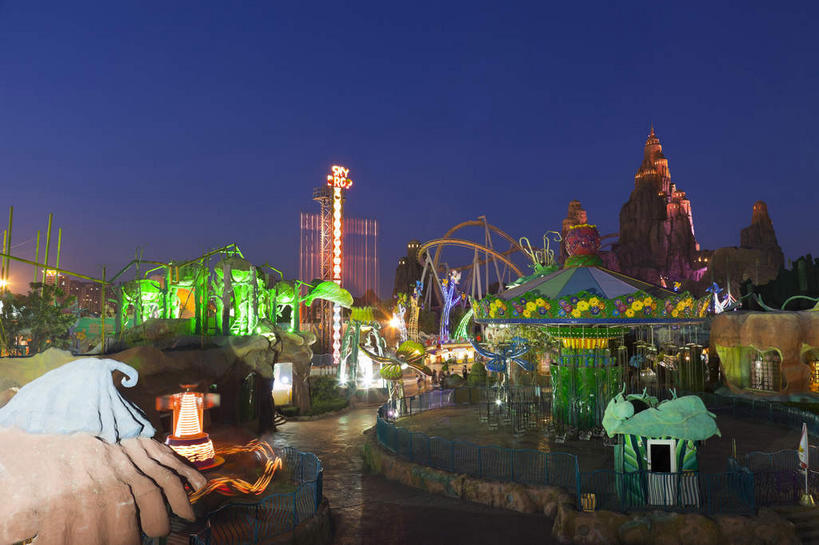 无人,游乐园,横图,室外,夜晚,正面,度假,游戏,美景,树林,植物,城市风光,城市,路灯,游乐场,照明,北京,中国,亚洲,曲折,弯曲,景观,灯光,首都,玩,娱乐,过山车,灯,树,树木,蓝色,绿色,蓝天,天空,自然,天,享受,休闲,景色,放松,游乐设施,云霄飞车,蜿蜒,生长,成长,活动,照亮,照明设备,发泄,消遣,智力,欢乐谷,东亚,中华人民共和国,北京市,京,北平,华北地区,朝阳区,宣泄,乐园,主题公园,滑落,游艺设施,爬升,倒转,玩耍,嬉戏,彩图,人造公园,主题乐园,北京欢乐谷