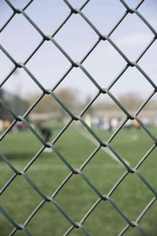 无人,学校,教学楼,栏杆,竖图,室外,白天,正面,旅游,度假,草地,草坪,植物,标志建筑,地标,建筑,北京,中国,亚洲,阴影,朦胧,模糊,光线,影子,栅栏,篱笆,云,云朵,围栏,首都,云彩,娱乐,建设,校园,护栏,草,蓝色,绿色,白云,蓝天,天空,阳光,天,享受,休闲,教室,旅游胜地,放松,晴朗,东亚,海淀区,中华人民共和国,北京市,京,北平,华北地区,晴空,彩图,教学大楼,北大,北京大学,京师大学堂,颐和园路