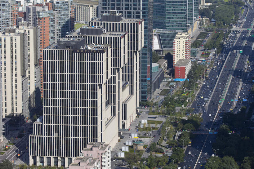 无人,高楼大厦,横图,俯视,航拍,室外,白天,度假,美景,树林,植物,窗户,城市风光,城市,大厦,道路,建筑,路,摩天大楼,公路,北京,中国,亚洲,阴影,光线,影子,墙,景观,建筑群,交通,首都,娱乐,建设,玻璃窗,墙壁,墙面,树,树木,绿色,阳光,自然,享受,休闲,景色,放松,生长,成长,鸟瞰,东亚,中华人民共和国,北京市,京,北平,华北地区,朝阳区,马路,彩图,高角度拍摄,大楼,高层建筑,高楼,摩天楼,北京CBD,北京商务中心区,中国北京大北窑,北京CBD万达广场