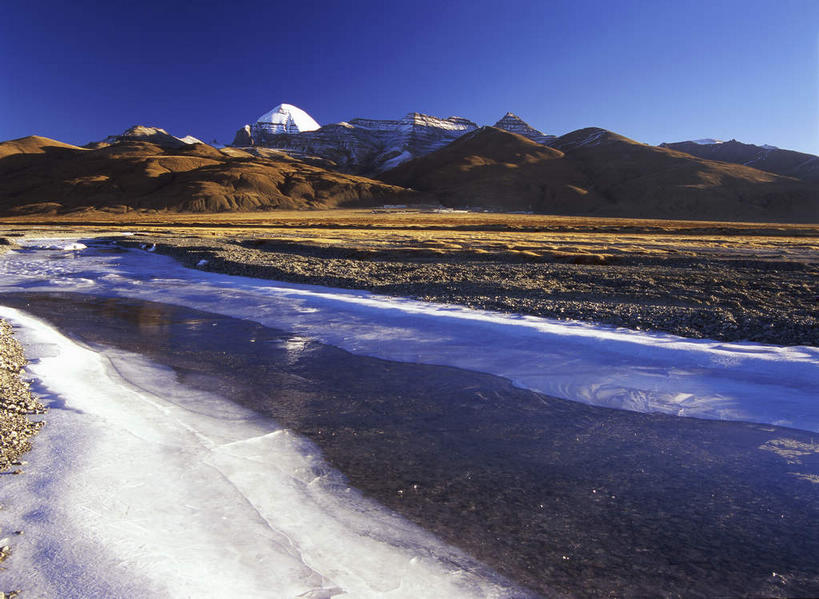 无人,横图,室外,白天,正面,旅游,度假,湖,湖泊,美景,山,山脉,水,植物,中国,亚洲,阴影,枯萎,光线,影子,湖面,景观,山峰,水流,水面,枯草,山峦,娱乐,西藏,草,黄色,蓝色,倒影,蓝天,天空,阳光,自然,湖水,群山,天,享受,休闲,景色,放松,晴朗,倒映,自然风光,藏,东亚,西藏自治区,万里无云,中华人民共和国,西南地区,反照,冈仁波齐峰,普兰县,晴空,晴空万里,彩图,冈底斯山脉,岗仁布钦,世界之轴,冈仁波齐,吉罗娑山