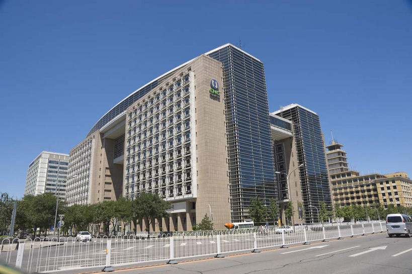 无人,高楼大厦,横图,室外,白天,仰视,度假,美景,植物,窗户,落地窗,城市风光,城市,大厦,道路,建筑,路,摩天大楼,公路,北京,中国,亚洲,一排,许多,阴影,整齐,并列,并排,光线,影子,景观,交通,首都,很多,娱乐,建设,玻璃窗,树,树木,排列,蓝色,绿色,蓝天,天空,阳光,自然,天,享受,休闲,景色,放松,生长,晴朗,成长,队列,平行,玻璃幕墙,东亚,万里无云,中华人民共和国,北京市,京,北平,华北地区,西城区,晴空,晴空万里,马路,彩图,低角度拍摄,大楼,高层建筑,高楼,摩天楼,复兴门,复兴门内大街,泰康人寿大厦