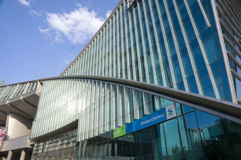 无人,高楼大厦,横图,室外,白天,仰视,度假,美景,窗户,落地窗,城市风光,城市,大厦,建筑,摩天大楼,北京,中国,亚洲,一排,许多,阴影,整齐,并列,并排,光线,标志,文字,影子,字符,景观,云,云朵,首都,很多,云彩,娱乐,标识,建设,玻璃窗,排列,蓝色,白云,蓝天,天空,阳光,天,享受,休闲,汉字,景色,放松,晴朗,队列,中文,平行,玻璃幕墙,东亚,海淀区,中关村,中华人民共和国,北京市,京,北平,华北地区,国文,华文,晴空,彩图,低角度拍摄,大楼,高层建筑,高楼,摩天楼,国家自主创新示范区,中关村科技园,中关村E世界,中关村西区