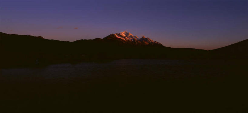 无人,横图,室外,白天,正面,旅游,度假,石头,美景,日落,山,山脉,峡谷,雪,雪山,大雪,丽江,中国,亚洲,纹路,石子,纹理,冰,积雪,景观,山峰,晚霞,霞光,雪景,冬季,冬天,落日,山谷,山峦,背光,娱乐,云南,玉龙雪山,自然,黄昏,群山,享受,休闲,景色,彩霞,放松,寒冷,连绵,冰冷,绵延,岩层,自然风光,山岭,逆光,东亚,云南省,肌理,中华人民共和国,西南地区,严寒,冰凉,酷寒,凛冽,凛凛,极冷,滇,丽江市,联贯,夕照,薄暮,波石欧鲁,黑白雪山,玉龙纳西族自治县,玉龙山,石块,岩石,夕阳,彩图,傍晚,斜阳
