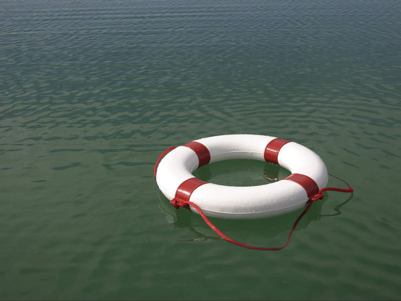 游泳,无人,横图,俯视,室外,特写,白天,海浪,海洋,静物,波纹,漂浮,救生圈,塑料,浪花,涟漪,一个,白色,水纹,海水,塑料制品,游泳圈,波浪,充气,单个,救生,海景,水晕,泅水,大海,风浪,海,海水的波动,近岸浪,涌浪,彩图,高角度拍摄