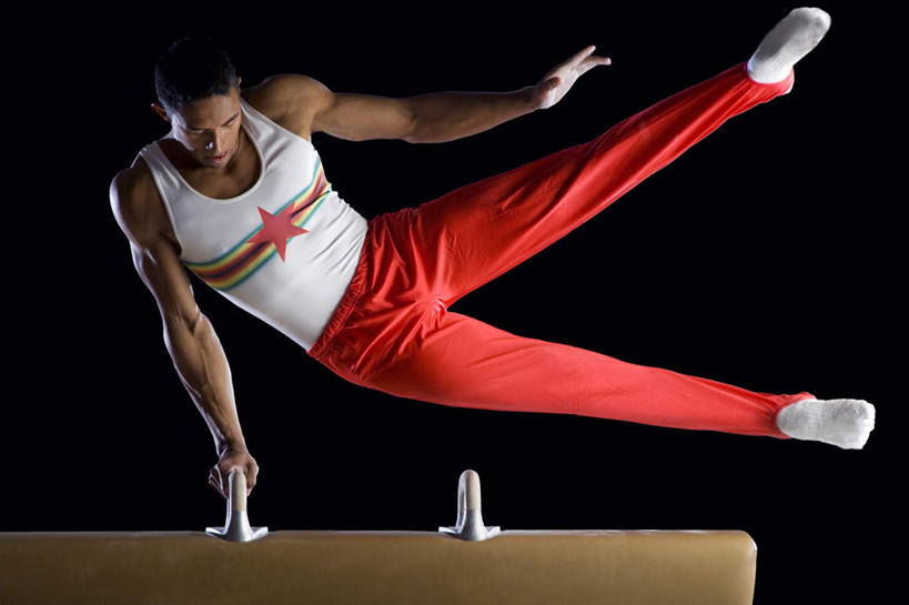 东方人,一个人,运动员,横图,室内,白天,正面,运动服,锻炼,运动,鞍马,亚洲,仅一个男性,仅一个人,撑,黑色背景,服装,体操,注视,黄种人,仅一个年轻男性,衣服,观察,看,活力,摄影,服饰,影棚,观看,张开双腿,察看,撑着,优美,衣着,穿着,关注,衣饰,展开双腿,鞍马运动,体育,男人,男性,年轻男性,亚洲人,体育运动员,运动选手,彩图,全身,影棚拍摄,健身,拍摄,伸展双腿,运动装