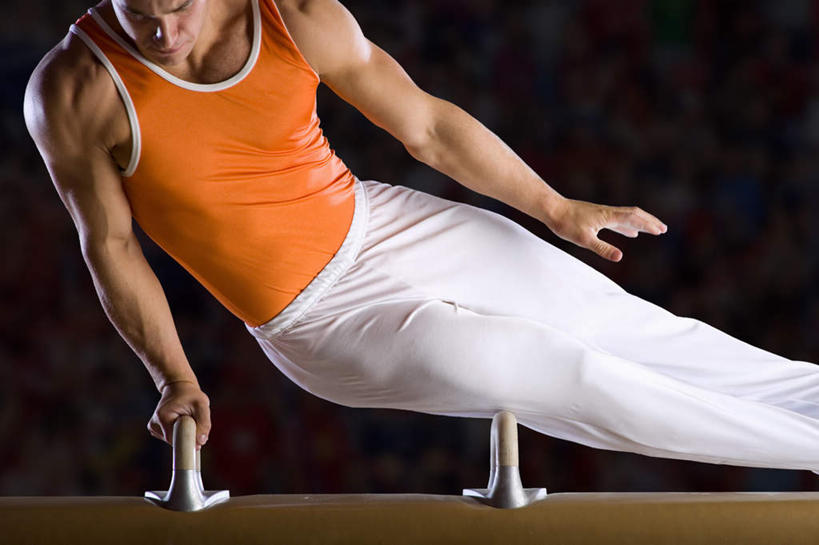 西方人,一个人,运动员,横图,室内,白天,正面,运动服,锻炼,运动,鞍马,欧洲,欧洲人,仅一个男性,仅一个人,撑,握,黑色背景,服装,体操,仅一个年轻男性,衣服,橙色,活力,握着,摄影,服饰,影棚,撑着,优美,衣着,穿着,衣饰,鞍马运动,体育,男人,男性,年轻男性,白种人,体育运动员,运动选手,半身,彩图,影棚拍摄,健身,拍摄,运动装