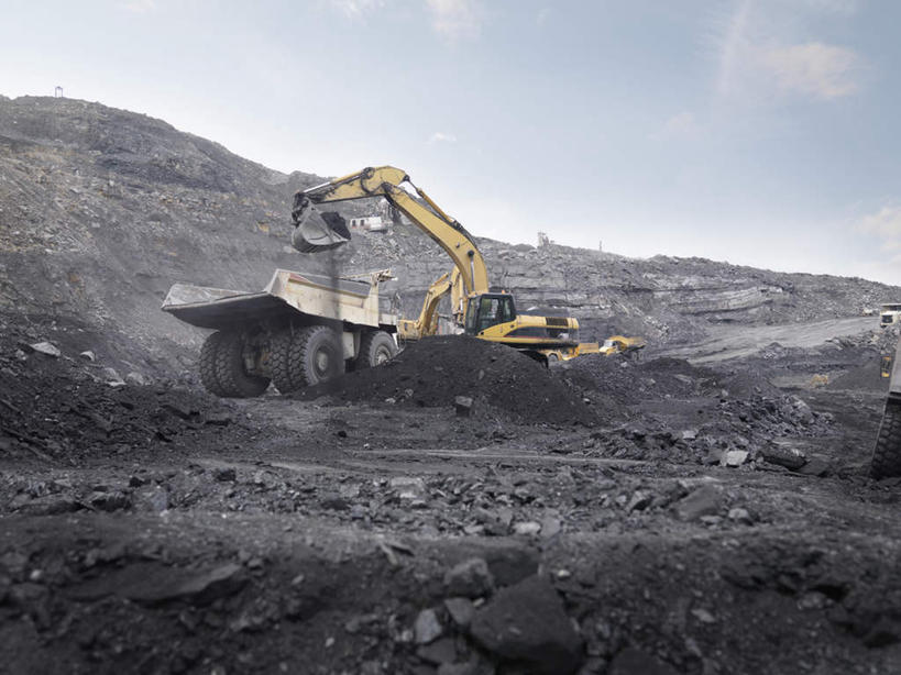 无人,横图,室外,白天,仰视,旅游,度假,煤炭,美景,汽车,英国,欧洲,一辆,阴影,光线,影子,景观,云,云朵,云彩,娱乐,苏格兰,车,蓝色,白云,蓝天,天空,阳光,自然,交通工具,天,享受,休闲,机械,工程车,景色,放松,能源,晴朗,挖掘机,燃料,西欧,自然风光,载具,煤,能量,大不列颠,挖土机,大不列颠及北爱尔兰联合王国,大不列颠联合王国,日不落英帝国,交通运输,农用机械,煤矿,矿业,化石燃料,苏格兰王国,晴空,彩图,低角度拍摄