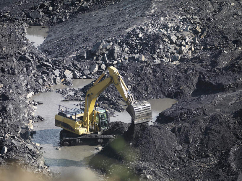 无人,横图,俯视,室外,白天,旅游,度假,煤炭,美景,汽车,英国,欧洲,阴影,光线,影子,景观,云,云朵,云彩,娱乐,苏格兰,车,蓝色,白云,蓝天,天空,阳光,自然,交通工具,天,享受,休闲,机械,工程车,景色,放松,能源,晴朗,挖掘机,燃料,西欧,自然风光,载具,煤,能量,大不列颠,挖土机,大不列颠及北爱尔兰联合王国,大不列颠联合王国,日不落英帝国,交通运输,农用机械,煤矿,矿业,化石燃料,苏格兰王国,晴空,彩图,高角度拍摄