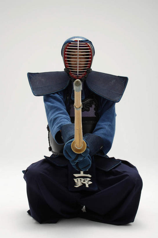 东方人,一个人,运动员,竖图,室内,白天,白色背景,正面,运动服,锻炼,安全,运动,亚洲,仅一个男性,仅一个人,服装,日文,标志,文字,字符,墙,防护,速度,黄种人,娱乐,标识,墙壁,墙面,仅一个年轻男性,两个,衣服,白色,力量,平衡,摄影,服饰,影棚,技巧,保护,协调,木棍,衣着,穿着,面罩,保险,灵敏,击剑运动,柔韧,日语,趣味,保全,周全,安稳,安定,耐力,抗争,剑术,衣饰,平安,体育,击剑,男人,男性,年轻男性,亚洲人,体育运动员,运动选手,彩图,全身,影棚拍摄,健身,拍摄,运动装