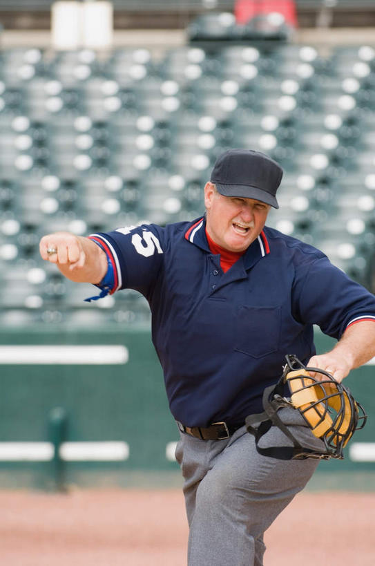 西方人,一个人,运动员,体育馆,运动场,竖图,室外,白天,正面,运动服,快乐,兴奋,骄傲,成功,胜利,运动,草地,草坪,植物,帽子,椅子,欧洲,欧洲人,仅一个男性,仅一个人,一排,许多,服装,朦胧,模糊,整齐,棒球场,头盔,体育场,草,排列,仅一个年轻男性,衣服,绿色,安全帽,手势,张嘴,自信,服饰,队列,张大嘴巴,运动馆,裁判员,评判员,男人,男性,年轻男性,白种人,张开嘴,体育运动员,运动选手,半身,彩图,欢乐,开心,运动装