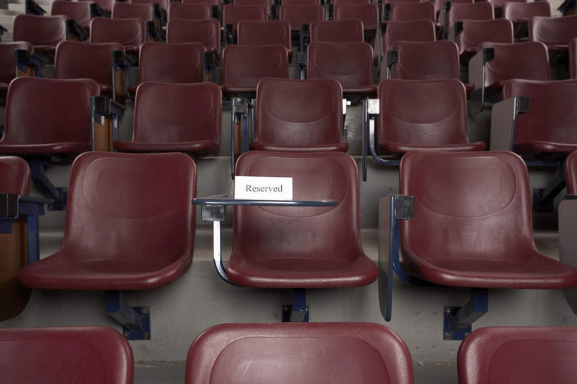 无人,学校,横图,室内,白天,正面,椅子,一排,整齐,并列,并排,塑料,校园,排列,红色,塑料制品,教室,队列,平行,彩图