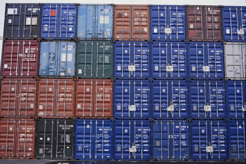 无人,横图,室外,特写,白天,仰视,静物,一排,许多,整齐,集装箱,很多,货柜,排列,红色,蓝色,箱子,运输,队列,物流,彩图,低角度拍摄