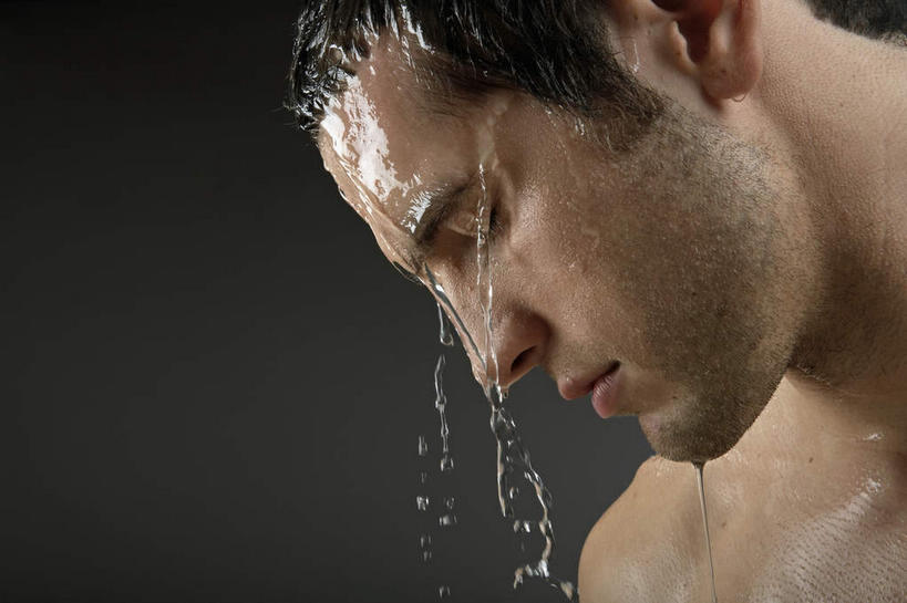 西方人,脸,头,脸颊,脖子,一个人,闭眼,横图,室内,特写,白天,侧面,洗澡,水,欧洲,欧洲人,仅一个男性,仅一个人,飞溅,灰色背景,溅,液体,水滴,干净,裸露,水珠,仅一个年轻男性,清洁,享受,健康,放松,保健,摄影,影棚,卫生,喷洒,裸,泡汤,男人,男性,年轻男性,白种人,头部,脖,颈,颈部,脸部,脸蛋,面部,闭眼睛,闭着眼,闭着眼睛,半身,彩图,影棚拍摄,沐浴,拍摄