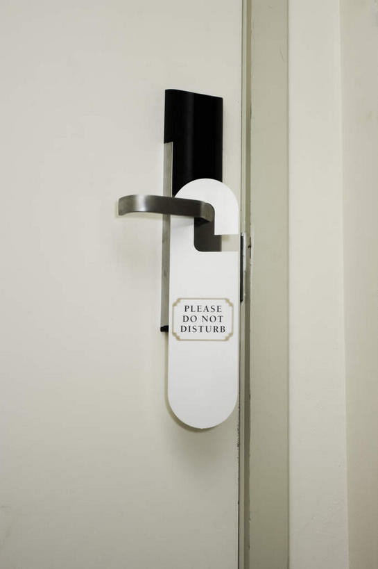 无人,竖图,室内,特写,白天,正面,静物,阴影,反射,影子,墙,墙壁,墙面,白色,把手,门把手,门把,拉手,彩图