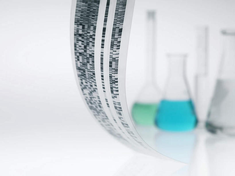 无人,横图,俯视,室内,特写,白天,白色背景,实验,仪器,静物,一堆,堆叠,堆积,研究,透明,分析,科学,化学,测试,烧瓶,锥形瓶,实验室,研究室,弧形,玻璃制品,排列,蓝色,绿色,白色,灰色,玻璃瓶,瓶子,四个,器皿,摄影,影棚,堆,弧线,科研,生物学,化验,检验,研究所,玻璃仪器,试验耗材,实验用品,化验室,检验室,三角烧瓶,依氏烧瓶,锥形烧瓶,遗传学,摆列,彩图,高角度拍摄,影棚拍摄,拍摄,布列,分列