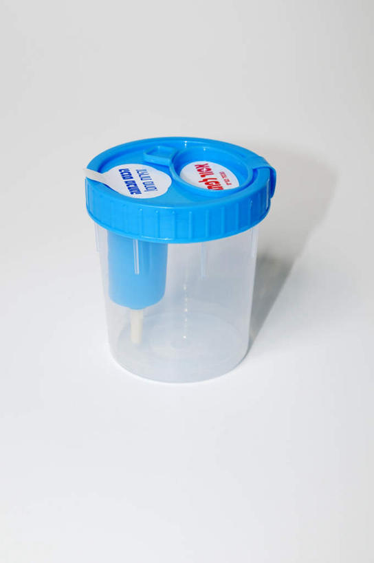 无人,竖图,俯视,室内,特写,白天,白色背景,静物,杯子,英文,标志,文字,字符,塑料,字母,标识,一个,塑料制品,摄影,影棚,单个,塑料杯,英文字母,测验,检验,样品杯,彩图,高角度拍摄,影棚拍摄,拍摄