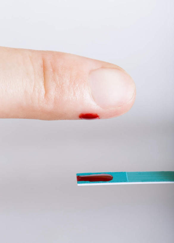 西方人,手,一个人,竖图,室内,特写,白天,白色背景,正面,欧洲,欧洲人,仅一个年轻女性,仅一个女性,仅一个人,测试,手部,血液,摄影,影棚,单手,样本,年轻女性,女人,女性,白种人,半身,彩图,影棚拍摄,拍摄