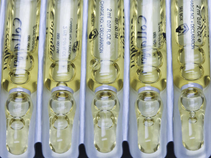 无人,横图,俯视,室内,特写,白天,实验,仪器,杯子,一排,许多,研究,整齐,透明,分析,化学,测试,英文,标志,试管,文字,液体,字符,字母,很多,营养,标识,架子,玻璃制品,排列,黄色,玻璃瓶,瓶子,器皿,英文字母,队列,计量,玻璃仪器,试验耗材,实验用品,养分,玻璃杯,彩图,高角度拍摄