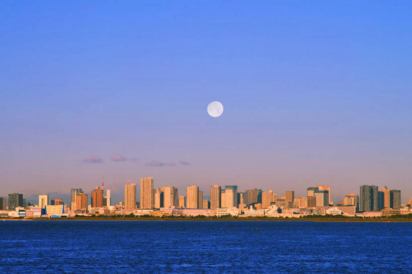 无人,高楼大厦,横图,全景,室外,白天,正面,度假,海浪,海洋,美景,日落,天际线,城市风光,城市,大厦,建筑,摩天大楼,日本,亚洲,景观,浪花,晚霞,霞光,月亮,落日,建筑群,月光,千叶县,娱乐,建设,天空,海水,黄昏,天,享受,休闲,景色,彩霞,放松,明亮,海景,东亚,本州,关东地方,本州岛,日本国,千叶,皎洁,浦安市,夕照,薄暮,浦安,大海,风浪,海,海水的波动,近岸浪,涌浪,夕阳,彩图,傍晚,大楼,高层建筑,高楼,摩天楼,斜阳