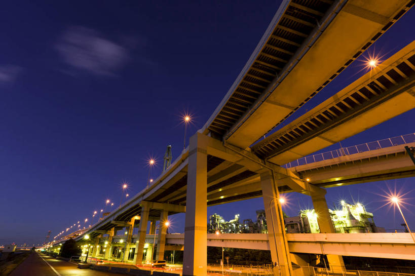 无人,栏杆,横图,室外,夜晚,仰视,度假,美景,植物,城市风光,城市,道路,路,路灯,公路,照明,东京,日本,亚洲,一排,许多,阴影,整齐,并列,并排,光线,影子,景观,高架,围栏,灯光,分界线,停车线,交通,很多,娱乐,护栏,灯,树,树木,排列,绿色,自然,享受,休闲,景色,放松,生长,成长,车行道,车行道分界线,照亮,照明设备,队列,标线,平行,高架桥,东亚,车行线,高架道路,跨线桥,本州,关东地方,本州岛,日本国,东京都,江户川区,彩图,低角度拍摄,东京23区