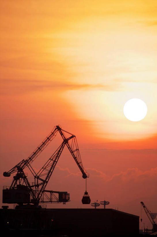 无人,竖图,室外,白天,正面,度假,技术,美景,日落,城市风光,城市,建筑,日本,亚洲,阴影,朦胧,模糊,光线,影子,景观,晚霞,霞光,落日,背光,娱乐,设备,施工,阳光,黄昏,建筑工地,享受,休闲,机械,起重机,景色,彩霞,放松,大阪,工程,逆光,东亚,本州,大阪府,本州岛,日本国,近畿地方,近畿,县厅,地盘,建筑地盘,施工地盘,大阪市,夕照,薄暮,夕阳,彩图,傍晚,工地,斜阳