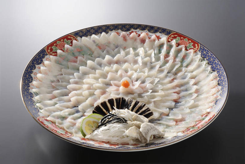 海鲜,生鱼片,无人,横图,俯视,室内,特写,白天,烹饪,餐具,阴影,灰色背景,反射,碟子,盘,影子,肉,鱼肉,日本料理,鱼片,料理,食品,水产,菜肴,美食,肉类,海洋生物,食物,盘子,碟,日式料理,日式,摄影,佳肴,影棚,河豚,河豚鱼,鸡泡鱼,气泡鱼,水生动物,海产品,水生物,肉食,海底动物,鲀鱼,河鲀,沙西米,彩图,高角度拍摄,影棚拍摄,拍摄,刺身