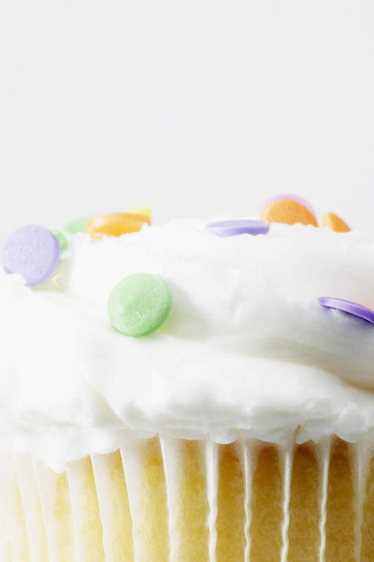 点心,无人,竖图,室内,特写,白天,白色背景,正面,下午茶,食品,装饰品,食物,糕点,一个,奶油,巧克力,摄影,影棚,单个,纸托,蛋糕托,蛋糕托纸,蛋糕纸托,彩图,影棚拍摄,拍摄,蛋糕