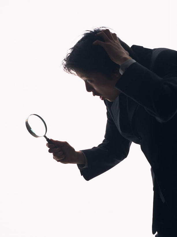 东方人,一个人,商务人士,商务男性,站,摸,竖图,室内,白天,白色背景,侧面,衬衫,仪器,亚洲,仅一个男性,仅一个人,抚摸,握,套装,检查,反射,分析,科学,放大镜,背光,拿,拿着,注视,黄种人,仅一个年轻男性,一个,低头,观察,看,站着,清晰,探索,握着,摄影,影棚,放大,单个,观看,仔细,透镜,察看,凸透镜,聚焦,关注,商务装,逆光,工薪阶层,光学,清楚,男人,男性,年轻男性,亚洲人,白领,上班族,触摸,接触,站立,半身,彩图,影棚拍摄,衬衣,拍摄