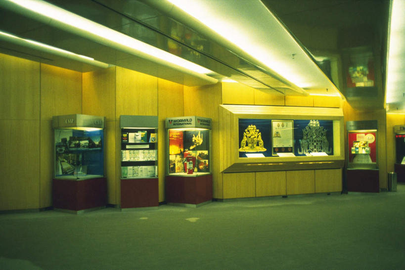 无人,横图,室内,白天,仰视,旅游,度假,窗户,标志建筑,地标,建筑,韩国,亚洲,阴影,光线,影子,走廊,过道,灯光,娱乐,建设,海报,玻璃窗,享受,休闲,旅游胜地,放松,金融,证券交易所,交易所,东亚,大韩民国,彩图,低角度拍摄,股票交易所