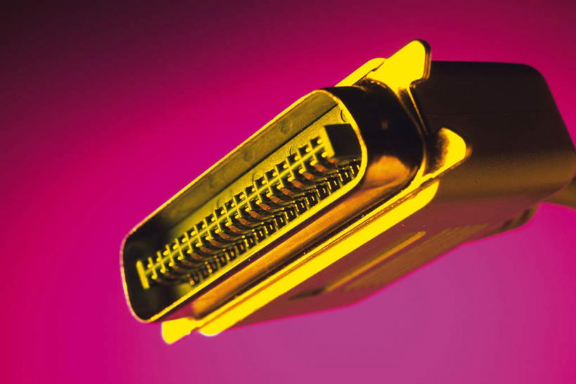 无人,横图,室内,白天,正面,数据,一排,阴影,红色背景,整齐,电力,反射,传输,电缆,电线,线,影子,电能,线路,排列,一个,摄影,影棚,单个,电,电源,电源线,接口,端口,队列,能量,计算机设备,彩图,影棚拍摄,拍摄