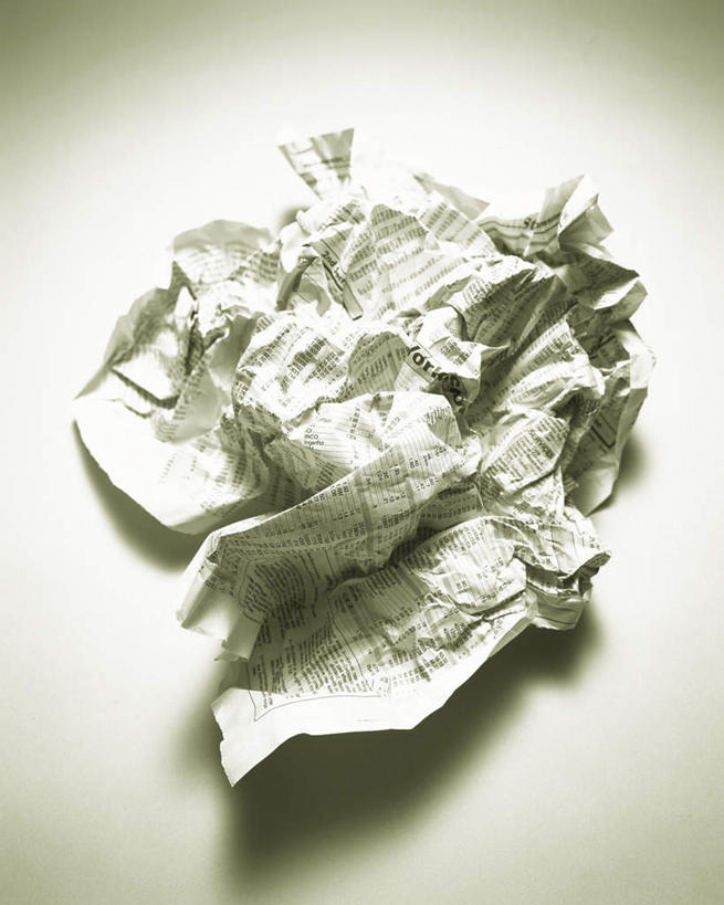 无人,竖图,俯视,室内,特写,白天,静物,报纸,灰色背景,信息,垃圾,纸张,一个,摄影,影棚,纸团,单个,新闻,彩图,高角度拍摄,影棚拍摄,拍摄,报刊