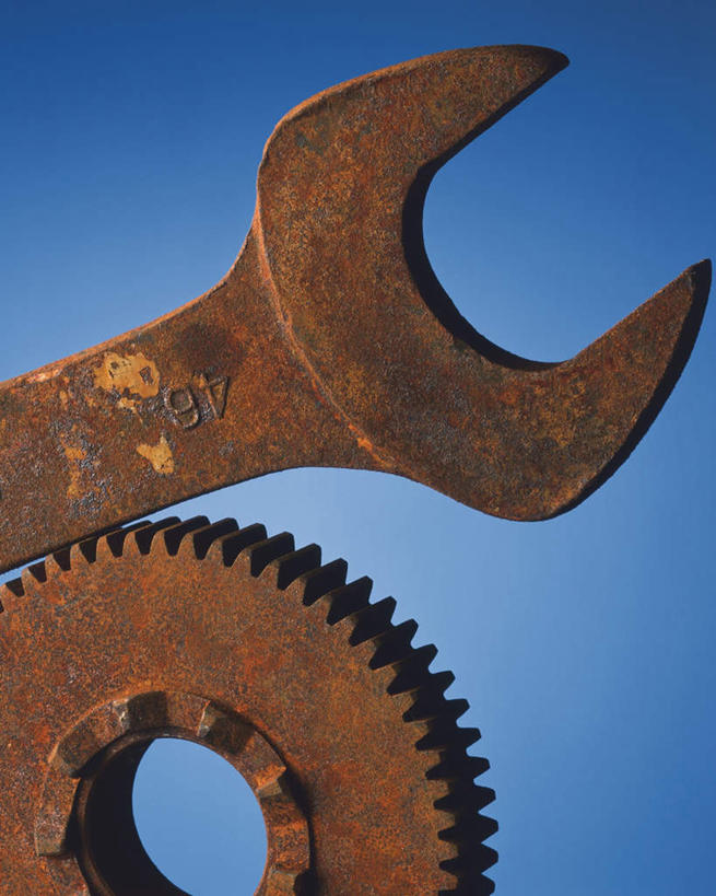 无人,竖图,室内,特写,白天,正面,零件,齿轮,静物,连接,蓝色背景,组合,生锈,工具,机械,摄影,铁锈,影棚,扳手,链接,锈迹,五金,紧固,拼接,拼凑,拼合,凑集,聚合,撮合,链结,牢固,扳头,彩图,影棚拍摄,拍摄