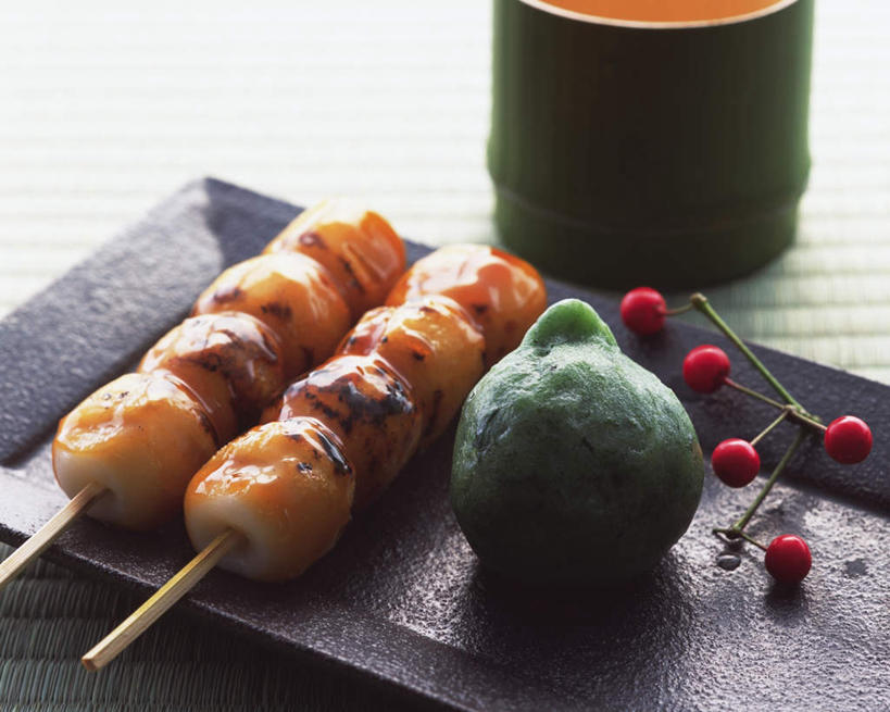 点心,无人,横图,俯视,室内,白天,烹饪,杯子,餐具,日本文化,碟子,盘,日本料理,料理,食品,甜点,甜品,圆子,团子,两串,文化,菜肴,美食,食物,糕点,一个,盘子,水杯,碟,日式料理,甜食,日式,佳肴,单个,串芋团子,串团子,串烧团子,茶杯,彩图,高角度拍摄