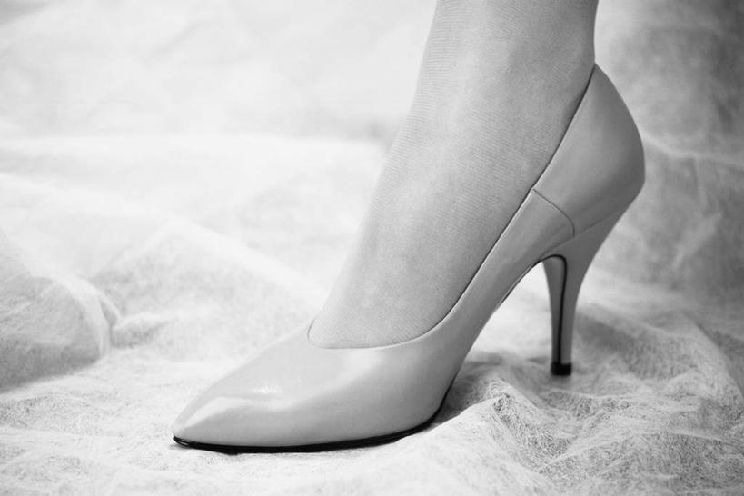 东方人,腿部,脚,腿,一个人,站,横图,黑白,室内,白天,侧面,高跟鞋,性感,鞋子,亚洲,仅一个年轻女性,仅一个女性,仅一个人,丝巾,纱,黄种人,一个,站着,诱惑,摄影,影棚,单个,优雅,足,年轻女性,女人,女性,亚洲人,站立,半身,影棚拍摄,拍摄