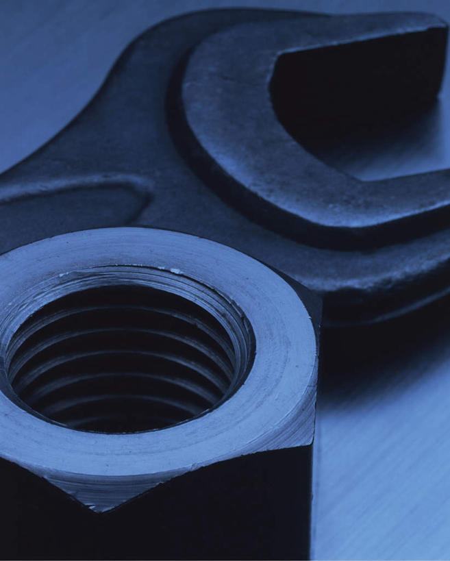 无人,竖图,俯视,室内,特写,白天,桌面,桌子,静物,连接,组合,工具,一个,摄影,影棚,单个,扳手,链接,螺母,螺帽,五金,紧固,拼接,拼凑,螺纹,拼合,凑集,聚合,撮合,链结,牢固,扳头,彩图,高角度拍摄,影棚拍摄,拍摄