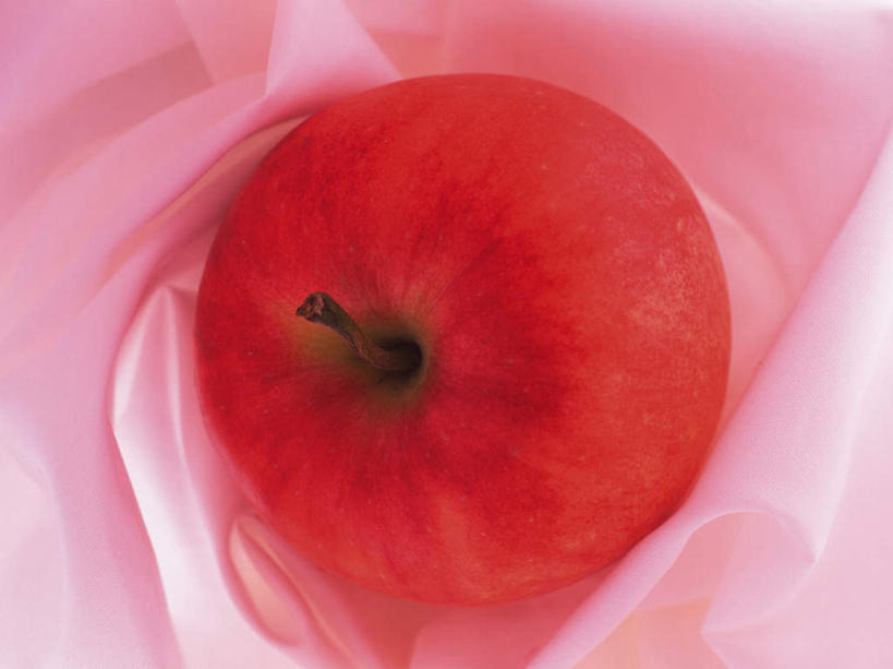 无人,横图,俯视,室内,特写,白天,苹果,水果,阴影,粉色背景,新鲜,光线,影子,生食,食品,果实,塑料袋,食物,一个,粉色,红色,阳光,有机食品,绿色食品,单个,彩图,高角度拍摄