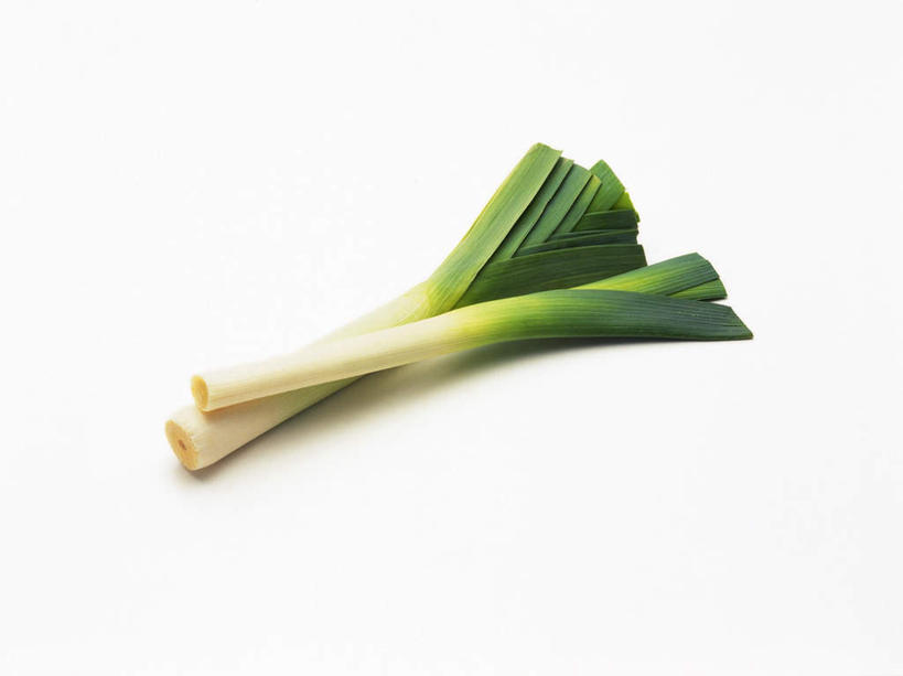 无人,横图,俯视,室内,特写,白天,白色背景,植物,蔬菜,蒜,叶子,两根,一堆,堆叠,堆积,新鲜,食品,绿叶,食物,绿色,嫩叶,摄影,有机食品,绿色食品,影棚,生长,成长,堆,青蒜,叶,叶片,小蒜,大蒜,彩图,高角度拍摄,影棚拍摄,拍摄