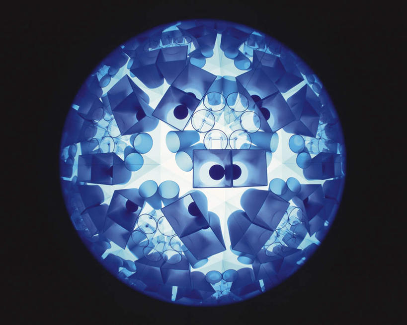 无人,横图,室内,特写,白天,正面,杯子,万花筒,许多,黑色背景,花纹,条纹,整齐,围绕,结构,圆形,图案,球,排列,一个,蓝色,白色,纸制品,框架,摄影,影棚,单个,轮廓,耀眼,纸杯,明亮,队列,一次性杯子,彩图,影棚拍摄,拍摄