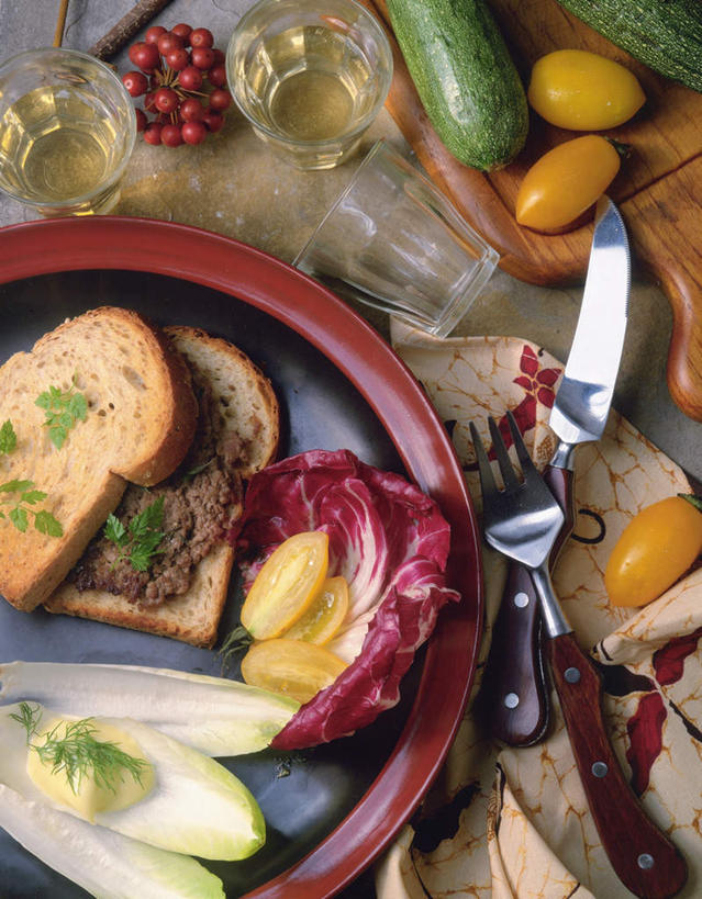 点心,面包,无人,竖图,俯视,室外,白天,聚会,烹饪,柿子,黄瓜,蔬菜,椰菜,卷心菜,许多,新鲜,叉,果子,肉,日本料理,料理,食品,野餐,面点,菜肴,美食,肉类,食物,糕点,刀,日式料理,日式,佳肴,有机食品,绿色食品,肉食,野炊,青瓜,结球甘蓝,胡瓜,甘兰,包心菜,彩图,高角度拍摄