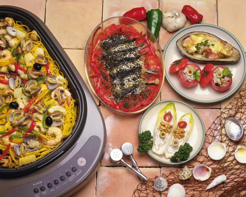 无人,横图,俯视,室内,特写,白天,烹饪,西餐,辣椒,蔬菜,蒜,西红柿,贝壳,一堆,许多,堆叠,堆积,新鲜,鱼,花菜,花椰菜,西兰花,料理,食品,锅,蛤蜊,菜肴,美食,食物,碗,蛤,西式,摄影,佳肴,有机食品,绿色食品,影棚,炉,堆,蚌,彩椒,辣角,红海椒,大椒,辣虎,广椒,蛤仔,贝类外壳,海螺壳,软体动物外壳,小蒜,甜椒,柿子椒,辣子,海椒,番茄,番椒,灯笼椒,大蒜,彩图,高角度拍摄,影棚拍摄,拍摄