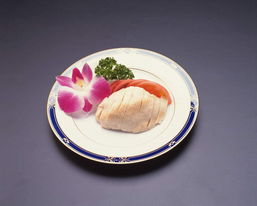 无人,横图,俯视,室内,特写,白天,烹饪,中餐,餐桌,桌子,蔬菜,西红柿,餐具,黑色背景,新鲜,装饰,盛开,碟子,盘,花菜,花椰菜,西兰花,料理,食品,花蕾,菜肴,美食,花,花瓣,花朵,鲜花,食物,一朵,红色,盘子,碟,花苞,花蕊,中式,摄影,佳肴,有机食品,绿色食品,影棚,餐台,华丽,修饰,点缀,白斩鸡,衬托,美观,雅致,雅观,石斛兰,番茄,彩图,高角度拍摄,影棚拍摄,拍摄